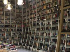 -钟书阁(松江泰晤士小镇店)