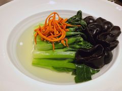 泉水木耳浸有机菜心-广州文华东方酒店·江-由辉师傅主理