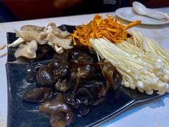 菌菇拼盘-京门活鱼馆·鱼火锅(百子湾（原红庙）店)
