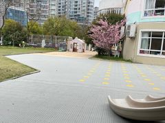 -上海青草地幼儿园