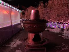 门面-果松木炭酸菜铜火锅·外婆参鸡汤