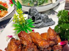 -刘姐啤酒鱼民族演艺餐厅(西街总店)