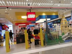 -乐高品牌旗舰店(人民广场店)