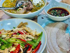 酸萝卜老鸭汤-嘉丰湘菜馆(芳群园店)