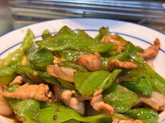 -昱龙大盆牛蛙馆(三兴街总店)