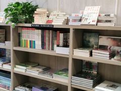 -钟书阁(群光广场店)