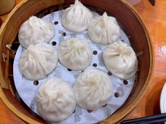 -莱莱小笼·乔艾