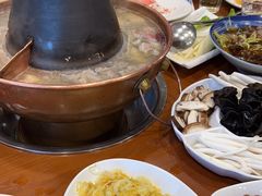 -楼外楼大刀肉传统火锅居(幸福街店)