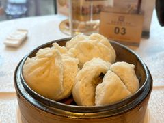 瑶柱鸡仔包-金鮀岛潮州酒家