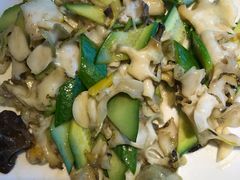 老干妈煸鱿鱼须-吕氏疙瘩汤·私家菜馆(慈云寺店)