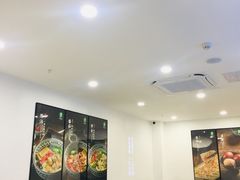 大堂-蒙自源米线大王(西村地铁站店)