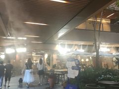 -瑞虹新天地月亮湾