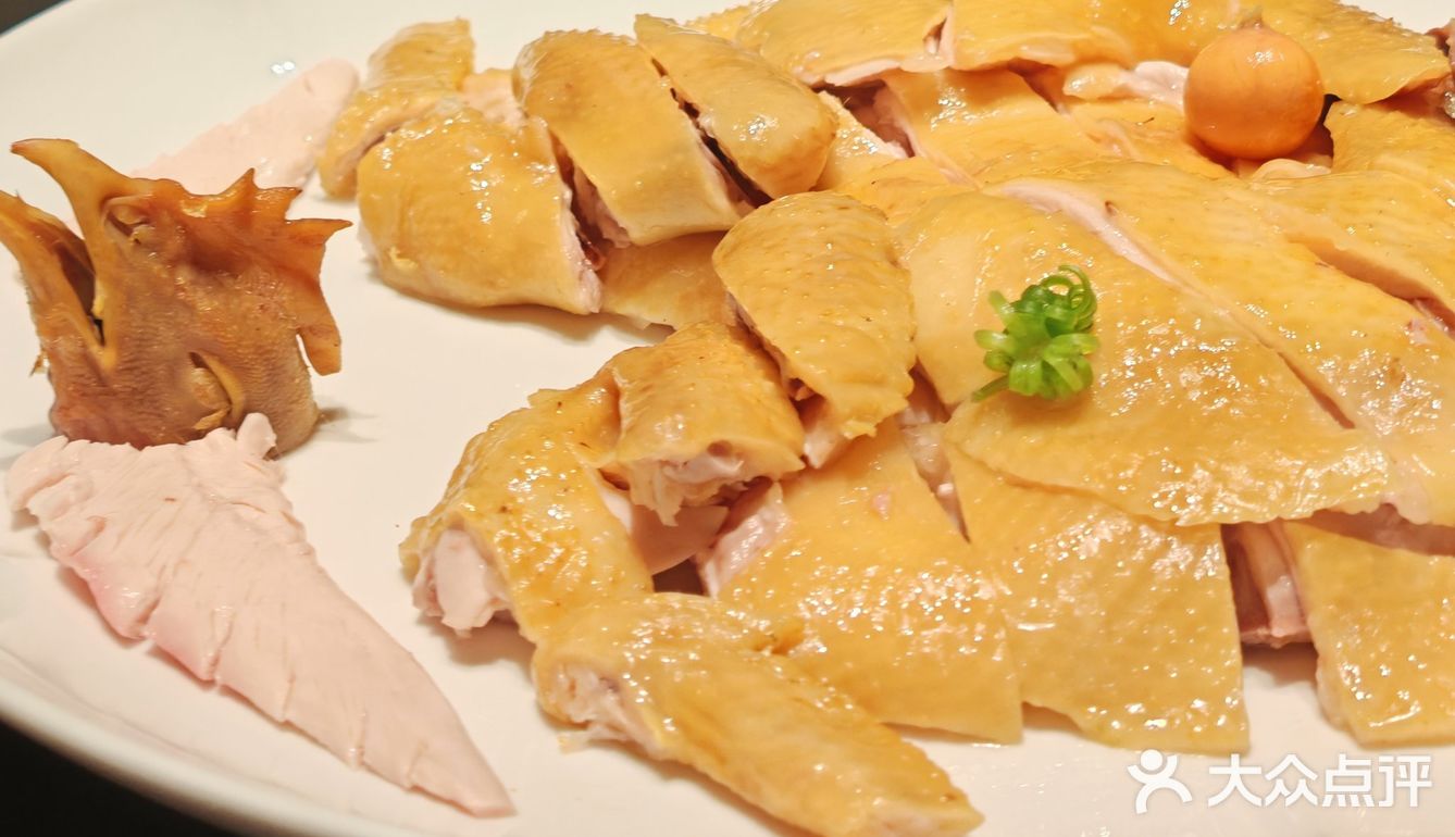 海粤荟：古典粤菜盛宴，丰富菜色与优雅氛围的完美结合