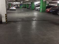 -丽丰购物中心·停车场