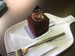 -UNI UNI(环亚凯瑟琳店)