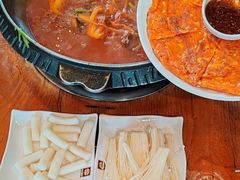 -喇喇排骨火锅·传统韩式脊骨汤(望京西园总店)