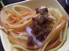 红黄萝卜丝-清之口·东乡鸡自助饺子(经二路店)