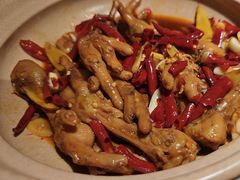 口味鸡爪-费大厨辣椒炒肉(高铁吾悦广场店)