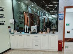 -茂菊口腔连锁(浦东南路店)