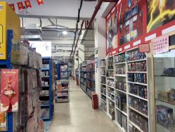 -逝水玩具折扣店