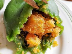 咸蛋黄肉松青团-乔家栅(大华二路店)