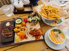 -Mark&Mars Restaurant