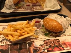 -The Habit Burger Grill 哈比特汉堡(复兴soho店)