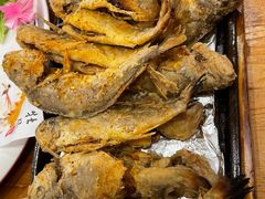 干炸黄花鱼-老东镇啤酒屋海鲜加工·蒸汽海鲜·海鲜烧烤(台东店)