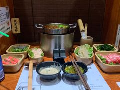 -独食火锅·半米屋台(直营总店)