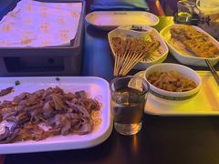 -威记烧嘢·南宁烧烤·超级生牛(绿地店)