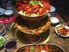 -沪小二炭火蛙锅(淮海中路美食不夜城店)