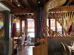 靠窗位-隔壁老王·家常云南菜(花巷店)