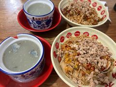 皮蛋肉饼汤-小罗子汤店(大士院总店)