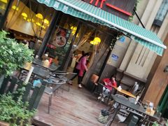门面-三顾冒菜·麻辣烫(万达店)