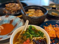 油鸡㙡凉米线-半山腰·云南菜(侨福芳草地店)