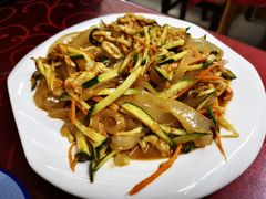 肉丝拉皮-兴国苑酒店