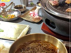 -围炉肉舍•炭烤活鳗•丹东海鲜烤肉(步行街店)