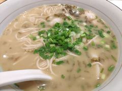 雪菜石斑鱼煨面-乐牛私房面家