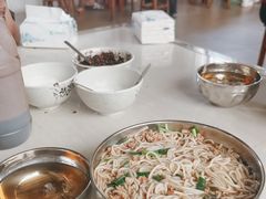 -正宗杨记普洱酸醋米线(总店)