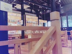 -猫的天空之城概念书店(杭州南宋御街店)