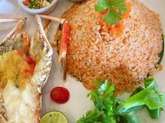 -Chom Cafe and Restaurant