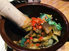 尖椒擂茄子-老滇山寨•云南特色菜•地方菜•民族风情歌舞表演(金碧店)