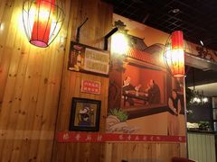 -愉肴麻辣香锅(中山路店)