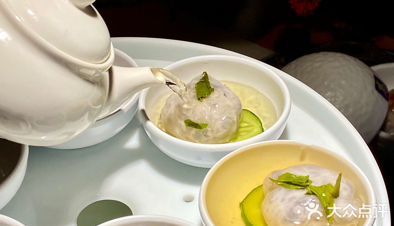 🙌🏻杭州西湖边的宝藏火锅店，千万不要错过它家的限定龙井虾滑‼️