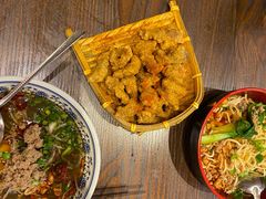 -爆炸头阿姨小四川正宗川味小吃(无任何分店)