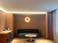 -桔子酒店(上海西藏北路地铁站店)