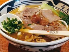 -鑫花溪牛肉米粉(东环大润发店)