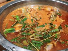 -野山舂·贵州现舂酸汤火锅(鸿通城店)