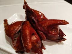 玻璃脆皮乳鸽皇-新雅粤菜馆(南京东路店)