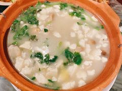 豆腐鱼头汤-紫金食坊(江南西路店)